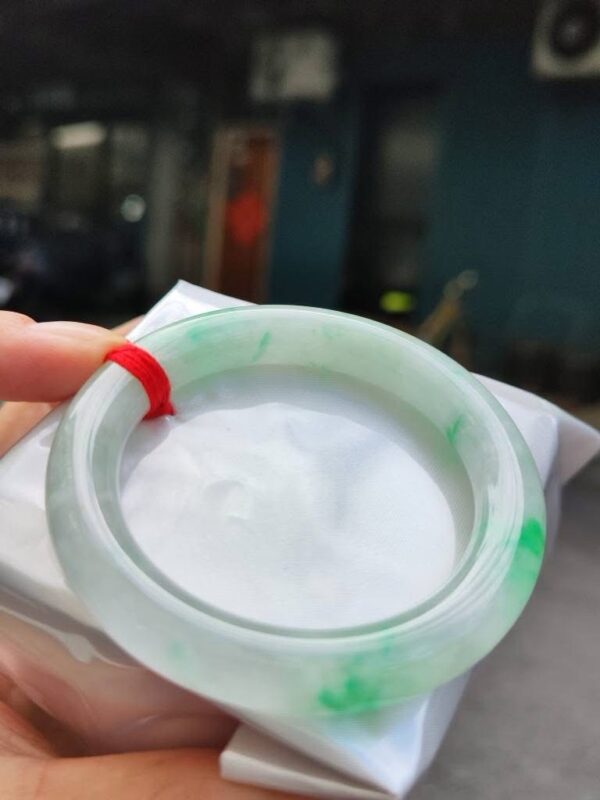 ✨天然緬甸玉A貨 ✨🔥冰種 飄陽綠正圈圓骨手鐲 🔥