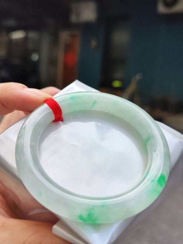 ✨天然緬甸玉A貨 ✨🔥冰種 飄陽綠正圈圓骨手鐲 🔥