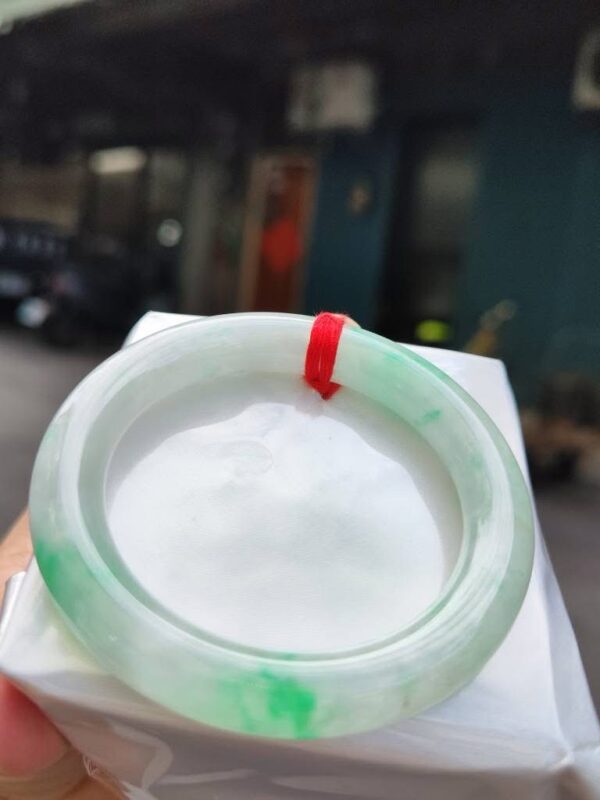 ✨天然緬甸玉A貨 ✨🔥冰種 飄陽綠正圈圓骨手鐲 🔥