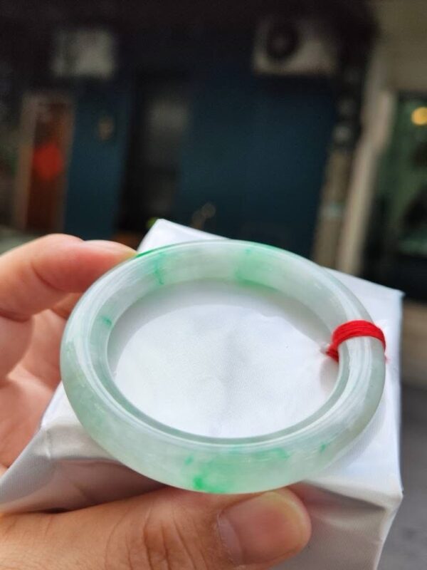 ✨天然緬甸玉A貨 ✨🔥冰種 飄陽綠正圈圓骨手鐲 🔥