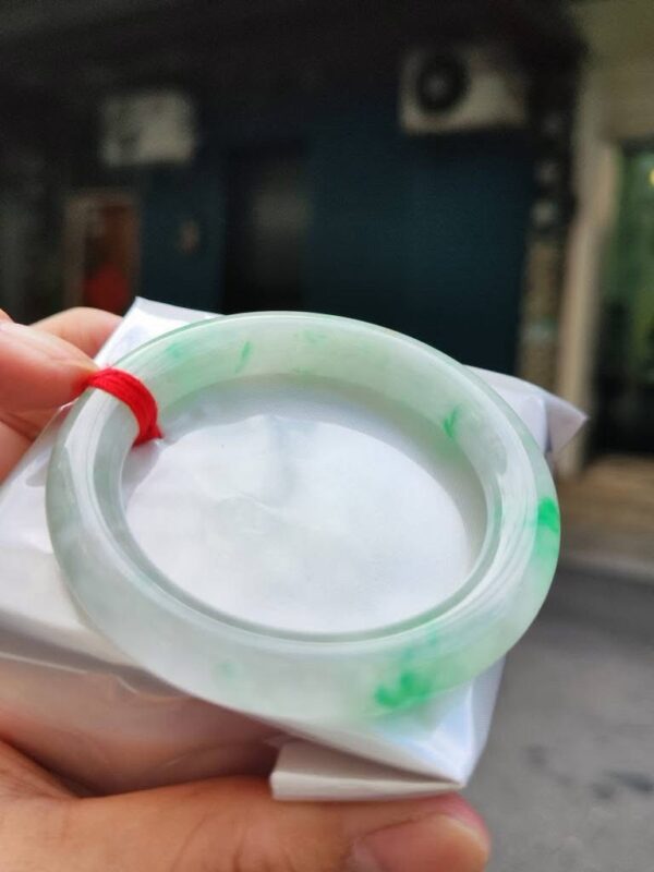 ✨天然緬甸玉A貨 ✨🔥冰種 飄陽綠正圈圓骨手鐲 🔥