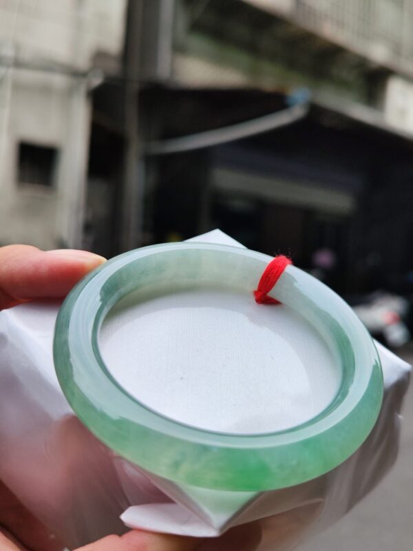 ✨天然緬甸玉A貨 ✨🔥冰種 飄陽綠正圈圓骨手鐲 🔥