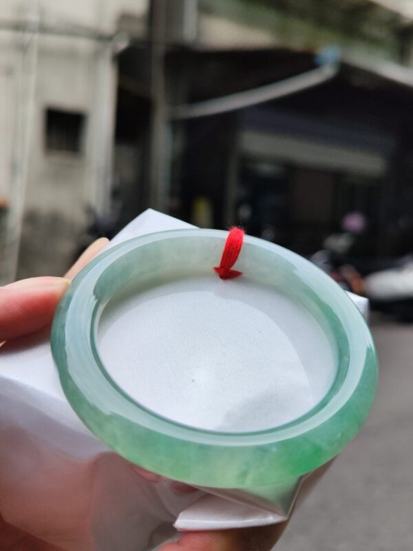 ✨天然緬甸玉A貨 ✨🔥冰種 飄陽綠正圈圓骨手鐲 🔥