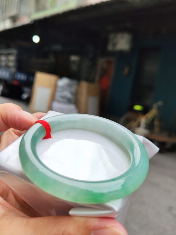 ✨天然緬甸玉A貨 ✨🔥冰種 飄陽綠正圈圓骨手鐲 🔥