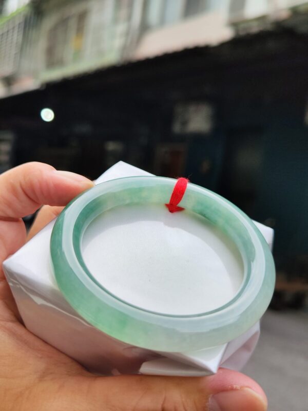 ✨天然緬甸玉A貨 ✨🔥冰種 飄陽綠正圈圓骨手鐲 🔥