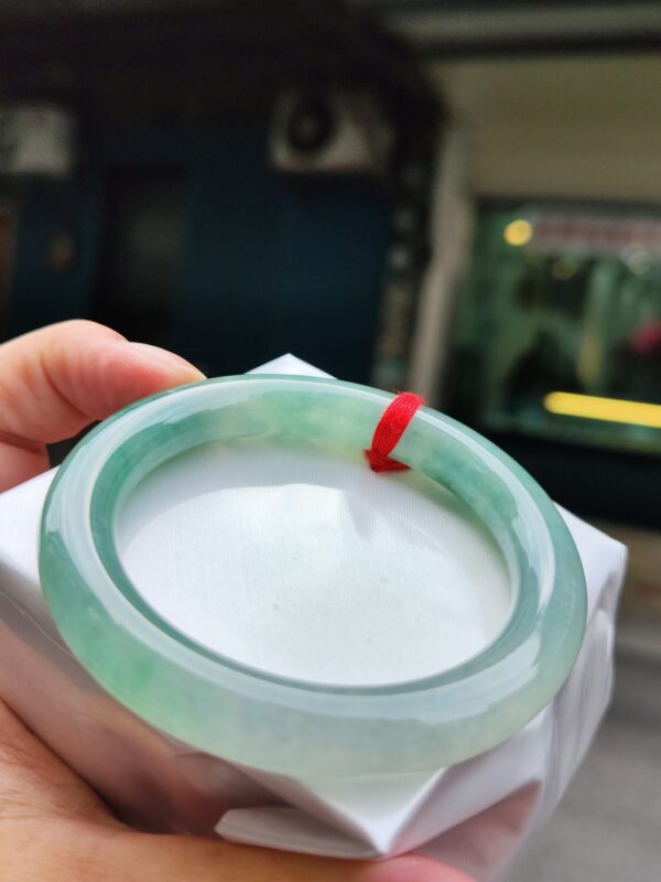 ✨天然緬甸玉A貨 ✨🔥冰種 飄陽綠正圈圓骨手鐲 🔥