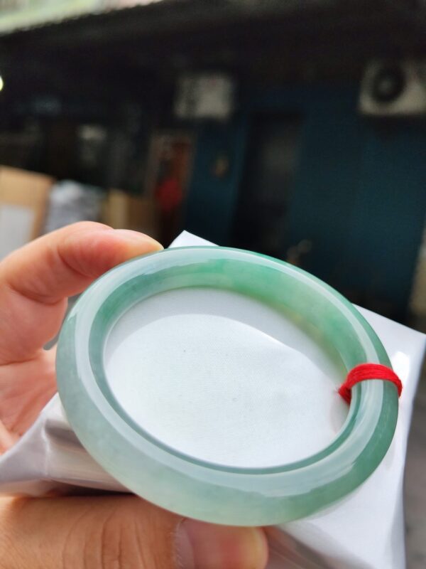 ✨天然緬甸玉A貨 ✨🔥冰種 飄陽綠正圈圓骨手鐲 🔥