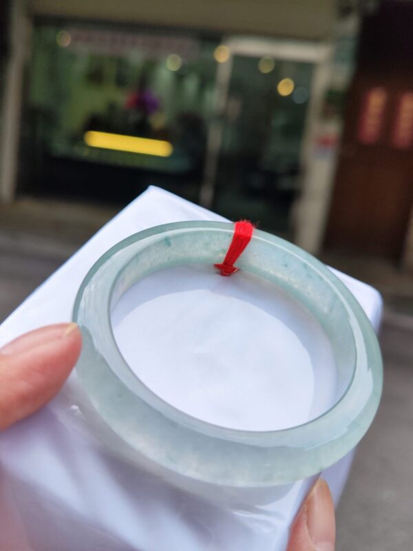 💎天然緬甸玉A貨 很放光的玻璃種飄花正圈手鐲 💎