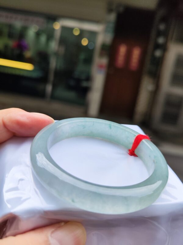 💎天然緬甸玉A貨 很放光的玻璃種飄花正圈手鐲 💎