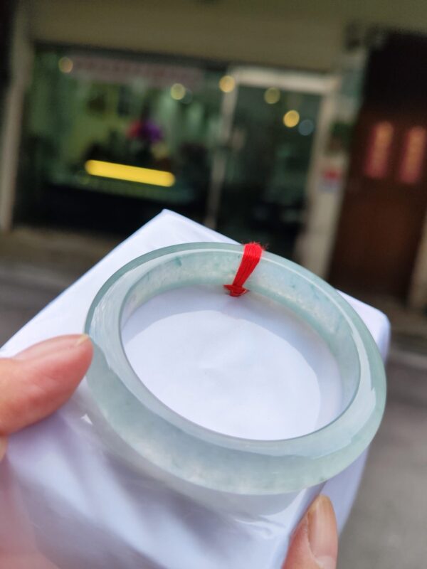 💎天然緬甸玉A貨 很放光的玻璃種飄花正圈手鐲 💎