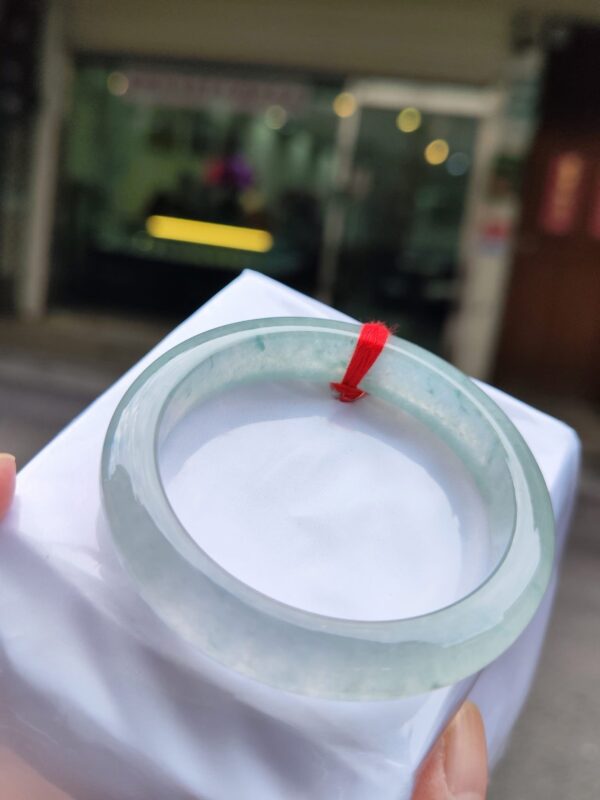 💎天然緬甸玉A貨 很放光的玻璃種飄花正圈手鐲 💎