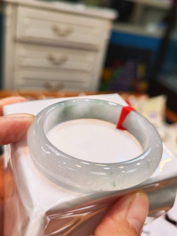 💎天然緬甸玉A貨 冰種放光飄花正圈手鐲 💎