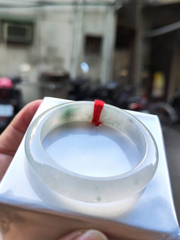 💎天然緬甸玉A貨 冰種放光飄花正圈手鐲 💎