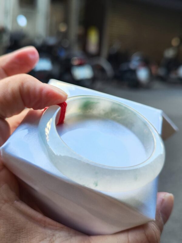 💎天然緬甸玉A貨 冰種放光飄花正圈手鐲 💎
