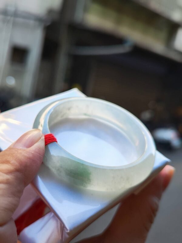 💎天然緬甸玉A貨 冰種放光飄花正圈手鐲 💎