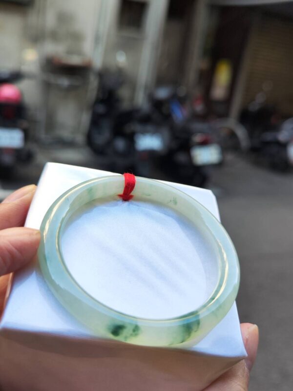 💎天然緬甸玉A貨 飄綠花正圈圓骨手鐲 💎