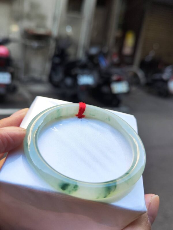 💎天然緬甸玉A貨 飄綠花正圈圓骨手鐲 💎