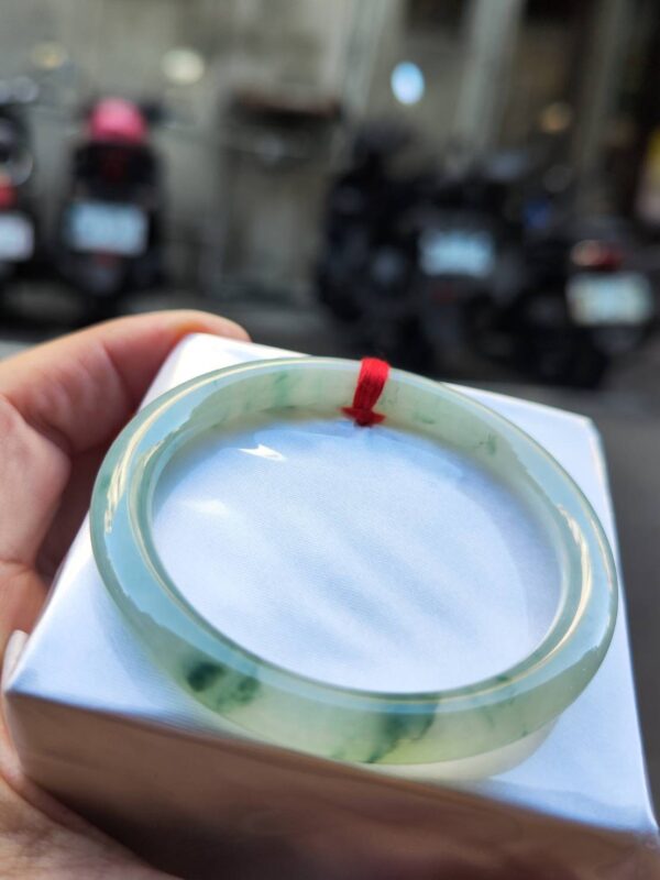 💎天然緬甸玉A貨 飄綠花正圈圓骨手鐲 💎