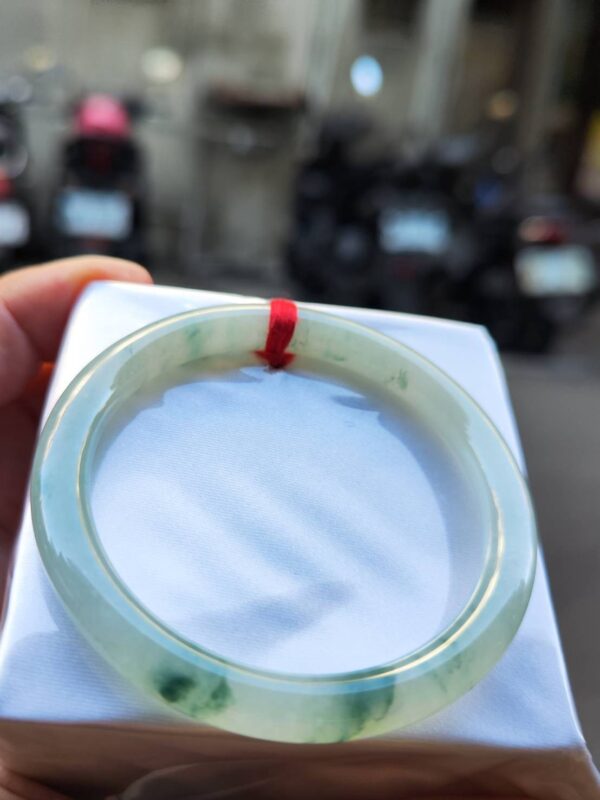 💎天然緬甸玉A貨 飄綠花正圈圓骨手鐲 💎