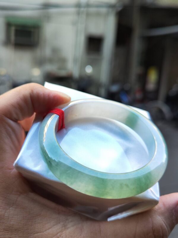 💎天然緬甸玉A貨 冰種飄綠花正圈厚庄手鐲 💎