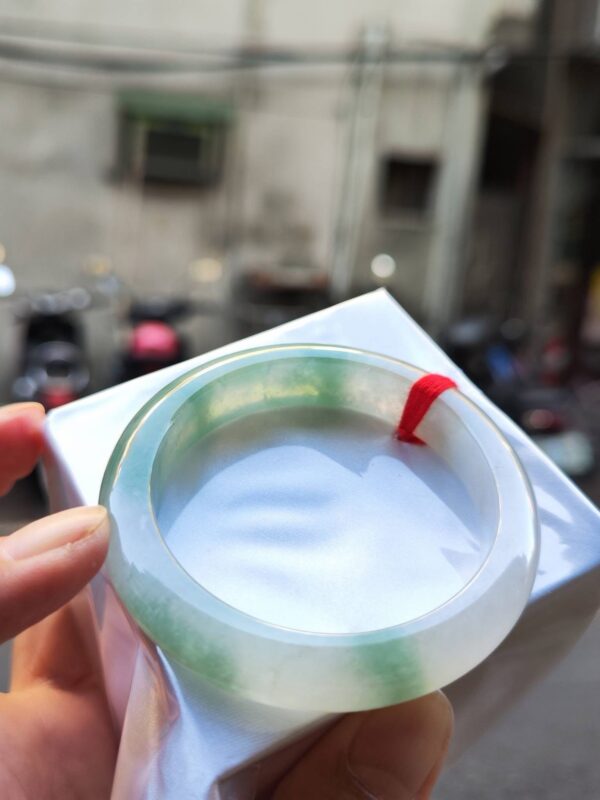 💎天然緬甸玉A貨 冰種飄綠花正圈厚庄手鐲 💎