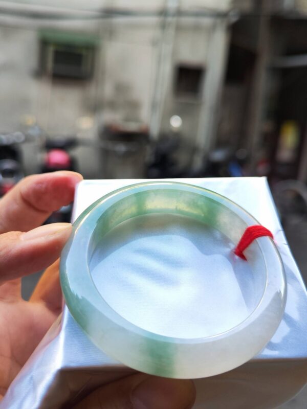 💎天然緬甸玉A貨 冰種飄綠花正圈厚庄手鐲 💎