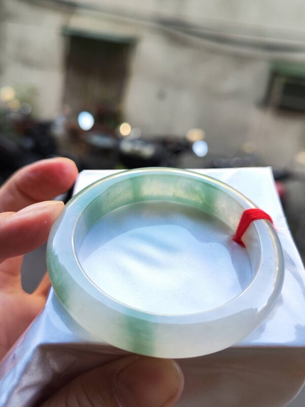 💎天然緬甸玉A貨 冰種飄綠花正圈厚庄手鐲 💎