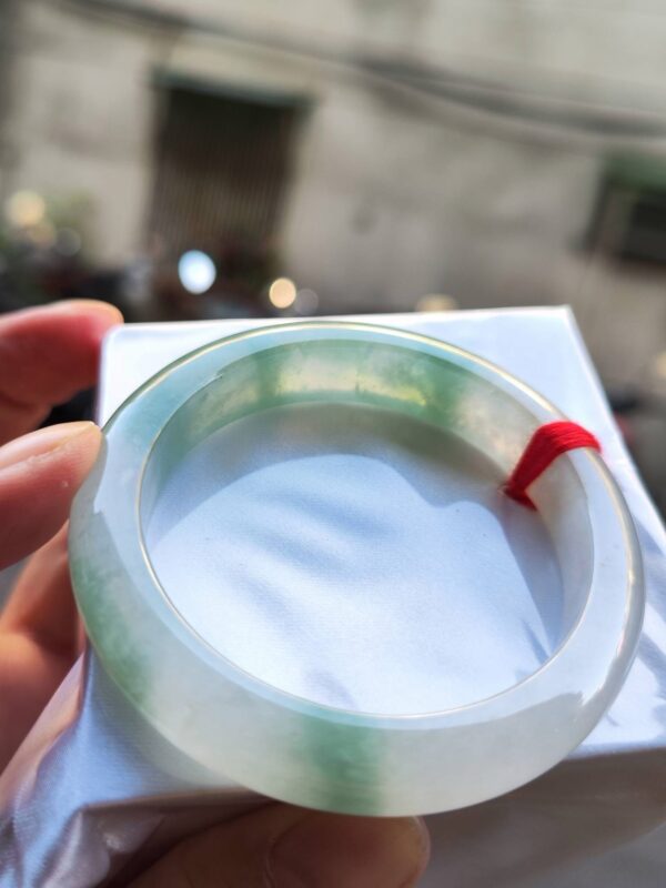 💎天然緬甸玉A貨 冰種飄綠花正圈厚庄手鐲 💎