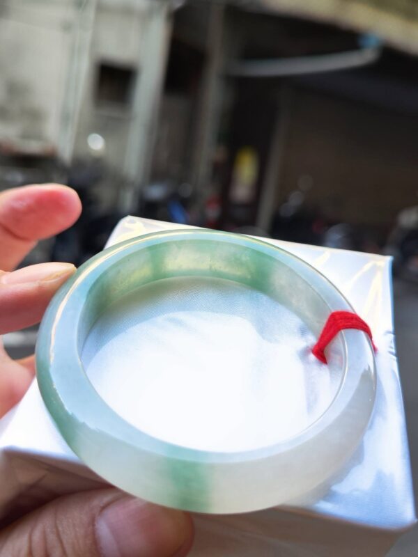 💎天然緬甸玉A貨 冰種飄綠花正圈厚庄手鐲 💎