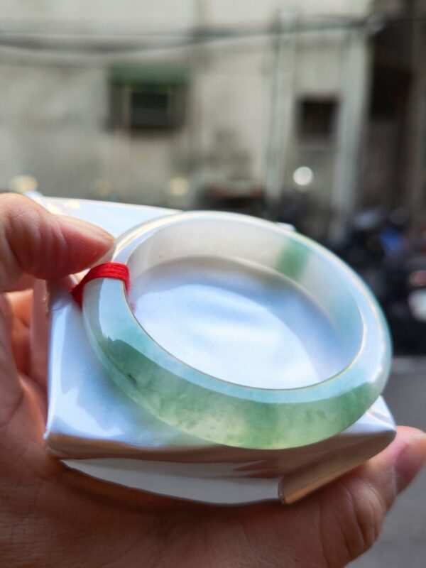 💎天然緬甸玉A貨 冰種飄綠花正圈厚庄手鐲 💎