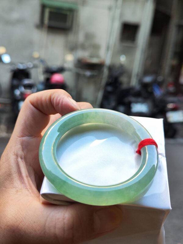 🔥 冰種滿綠粗圓骨 正圈手鐲 🔥
✨天然緬甸玉A貨 ✨
