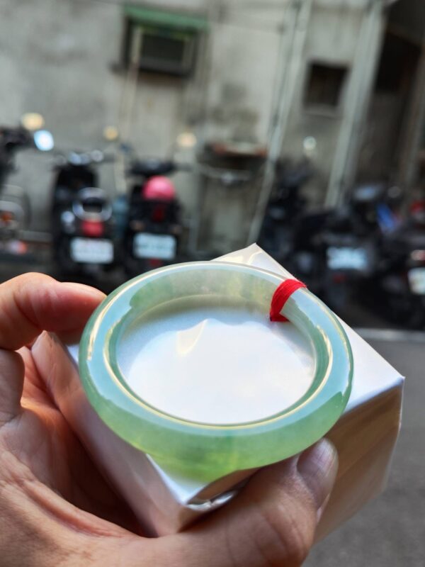 🔥 冰種滿綠粗圓骨 正圈手鐲 🔥
✨天然緬甸玉A貨 ✨