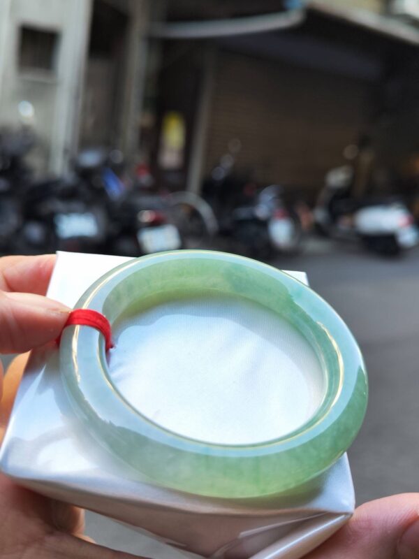 🔥 冰種滿綠粗圓骨 正圈手鐲 🔥
✨天然緬甸玉A貨 ✨