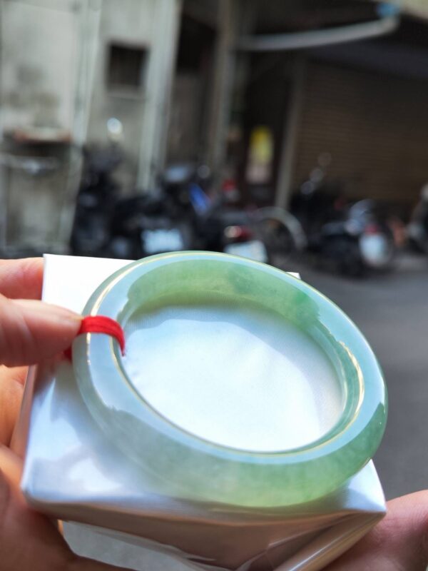 🔥 冰種滿綠粗圓骨 正圈手鐲 🔥
✨天然緬甸玉A貨 ✨