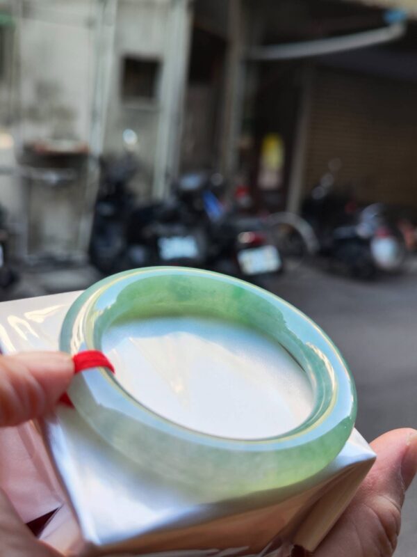 🔥 冰種滿綠粗圓骨 正圈手鐲 🔥
✨天然緬甸玉A貨 ✨