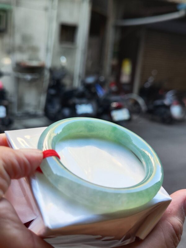 🔥 冰種滿綠粗圓骨 正圈手鐲 🔥
✨天然緬甸玉A貨 ✨