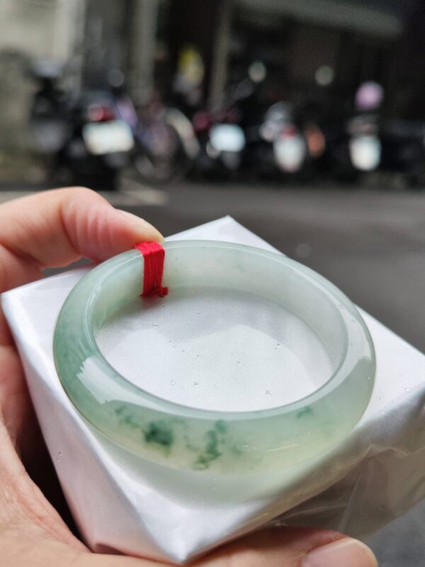 💎天然緬甸玉A貨 冰種飄綠花正圈手鐲 💎
