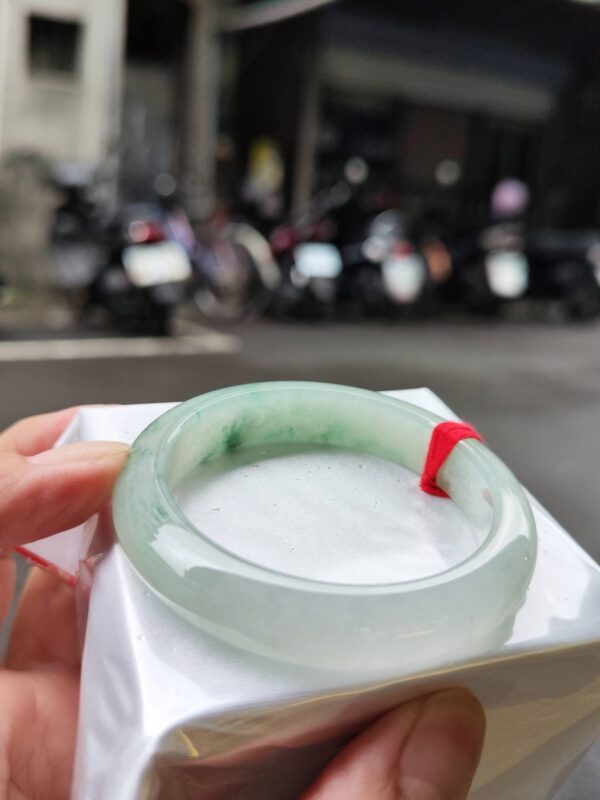 💎天然緬甸玉A貨 冰種飄綠花正圈手鐲 💎