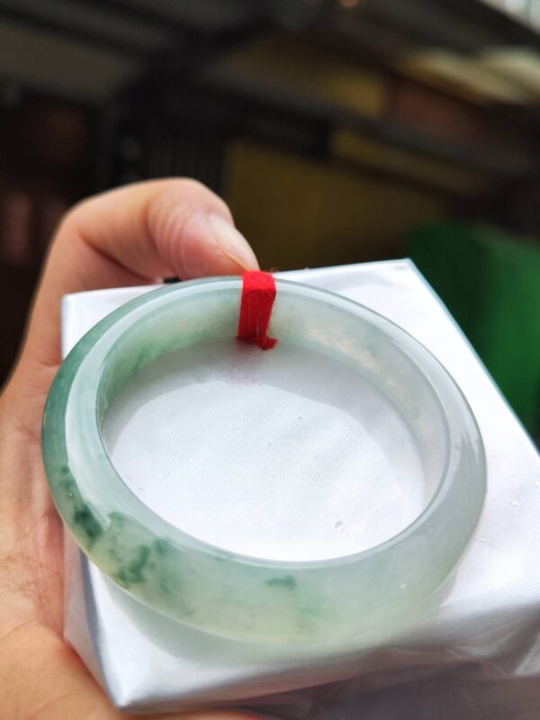 💎天然緬甸玉A貨 冰種飄綠花正圈手鐲 💎