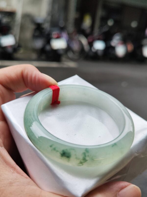 💎天然緬甸玉A貨 冰種飄綠花正圈手鐲 💎