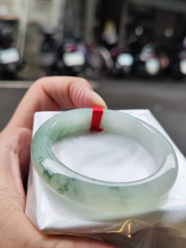 💎天然緬甸玉A貨 冰種飄綠花正圈手鐲 💎