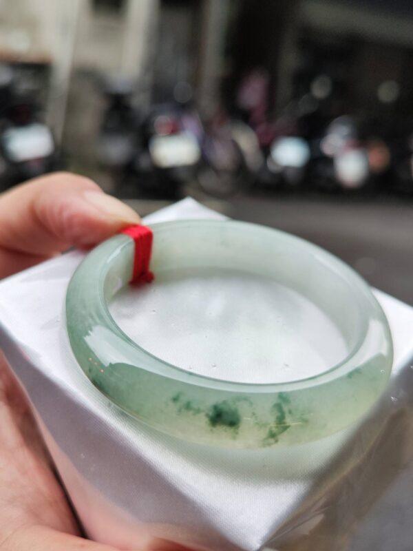 💎天然緬甸玉A貨 冰種飄綠花正圈手鐲 💎