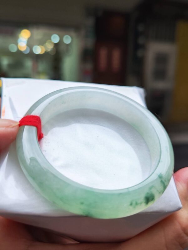 💎天然緬甸玉A貨 冰種飄綠花正圈手鐲 💎