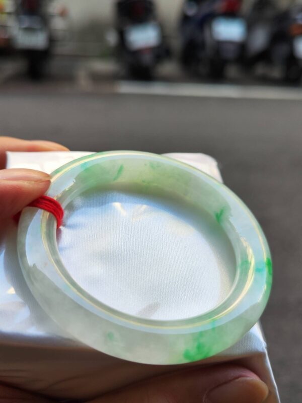 🌸  冰種飄綠正圈圓骨手鐲  天然緬甸玉A貨 🌸