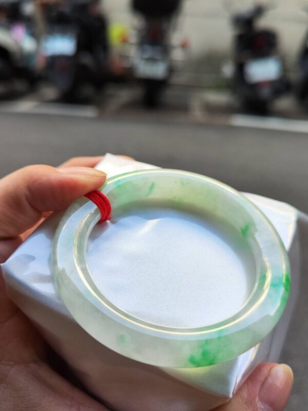 🌸  冰種飄綠正圈圓骨手鐲  天然緬甸玉A貨 🌸