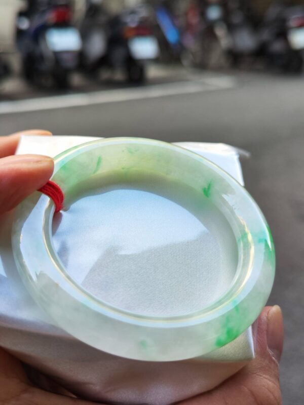 🌸  冰種飄綠正圈圓骨手鐲  天然緬甸玉A貨 🌸