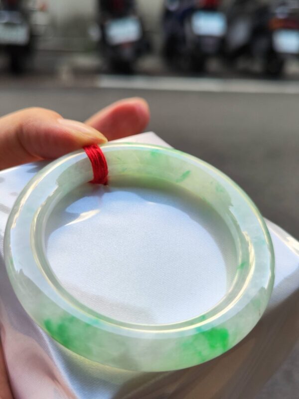 🌸  冰種飄綠正圈圓骨手鐲  天然緬甸玉A貨 🌸