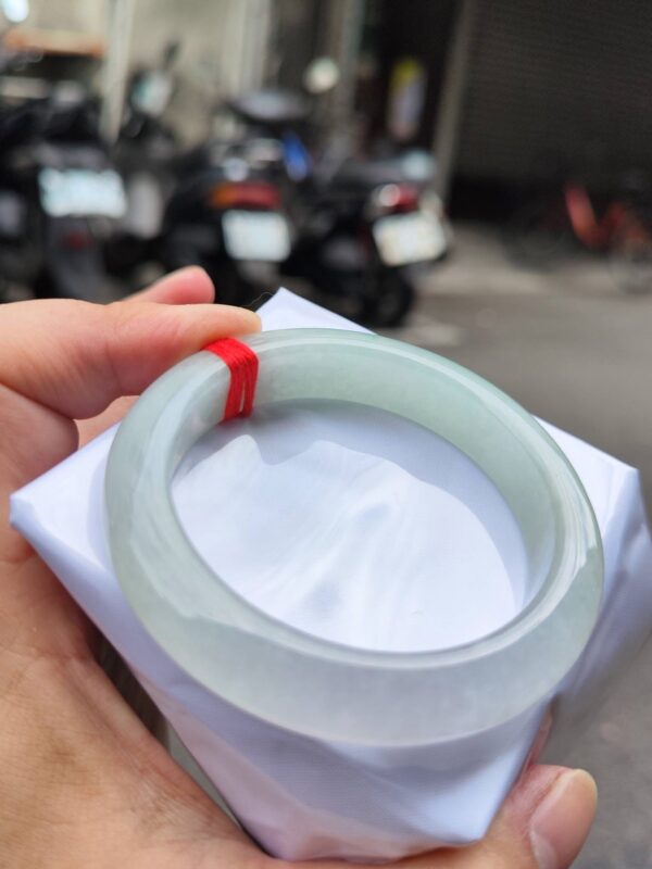 🌸  冰種飄綠絲正圈厚庄手鐲  天然緬甸玉A貨 🌸