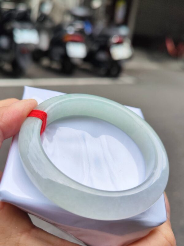 🌸  冰種飄綠絲正圈厚庄手鐲  天然緬甸玉A貨 🌸