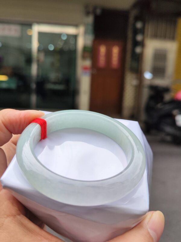 🌸  冰種飄綠絲正圈厚庄手鐲  天然緬甸玉A貨 🌸